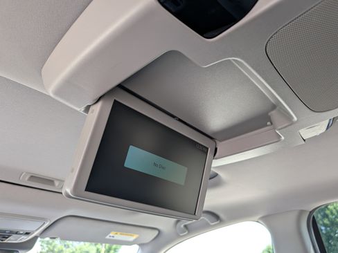 Used 2022 Honda Pilot Touring image 11