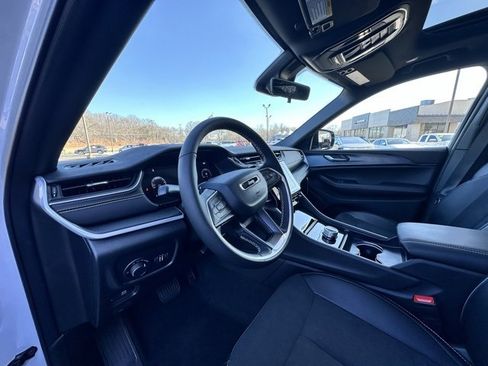 New 2025 Jeep Grand Cherokee L Altitude image 11