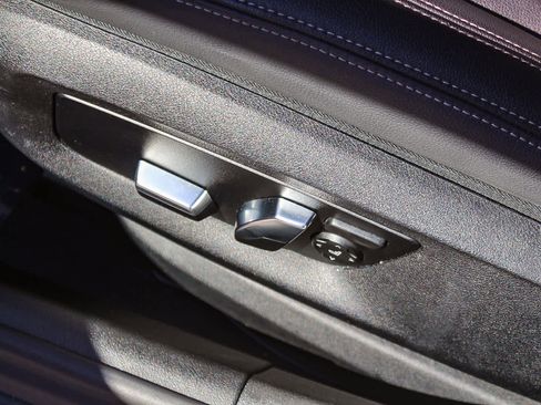 Certified 2023 BMW 530e RWD image 32