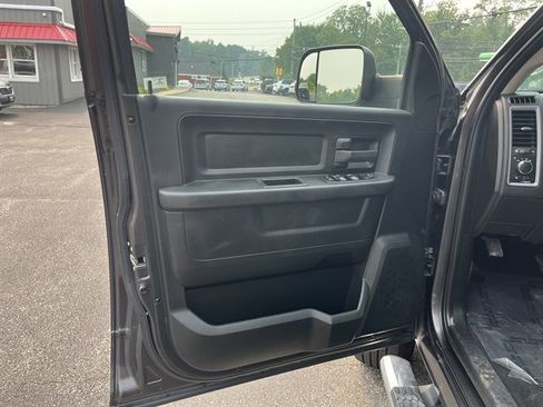 Used 2018 RAM 2500 Tradesman w/ Chrome Appearance Group AWD/4WD image 17