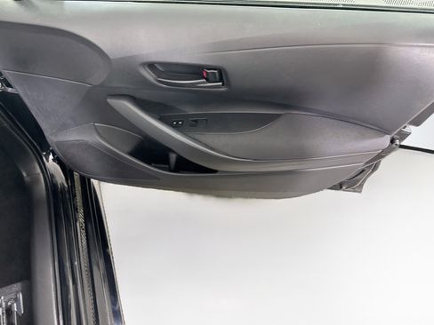 Used 2025 Toyota Corolla LE FWD image 30