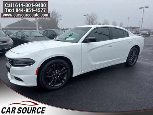 Used 2019 Dodge Charger SXT w/ Blacktop Package image 3