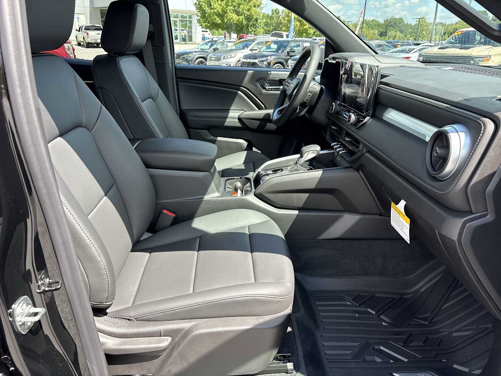 New 2026 Chevrolet Colorado LT w/ LT Convenience Package AWD/4WD image 27