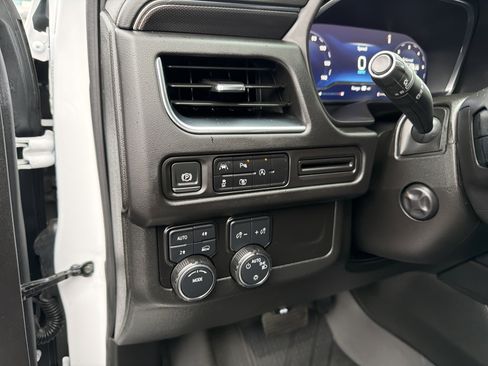 Used 2024 Chevrolet Suburban RST w/ Luxury Package image 16