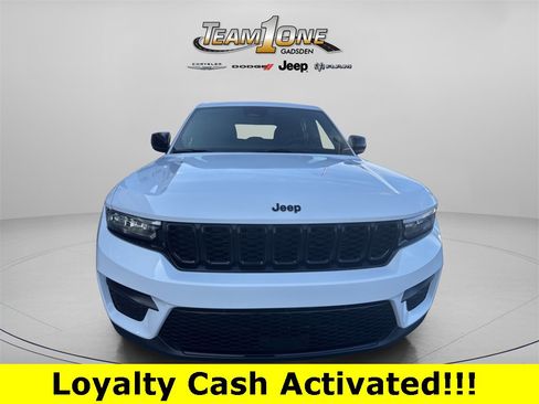 New 2025 Jeep Grand Cherokee Altitude image 3