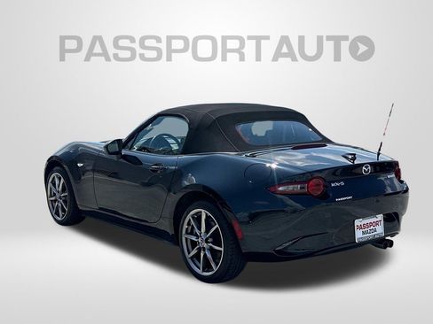 Used 2023 MAZDA MX-5 Miata Grand Touring image 2