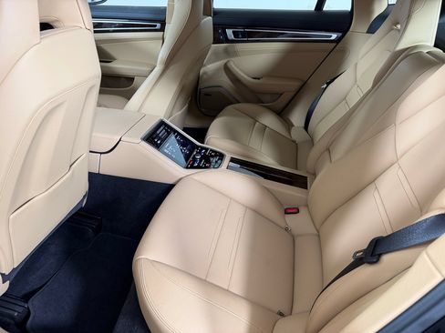 Certified 2023 Porsche Panamera 4 Platinum Edition AWD/4WD image 26