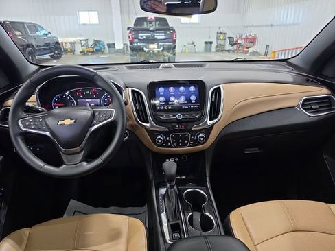 Used 2023 Chevrolet Equinox Premier AWD/4WD image 9