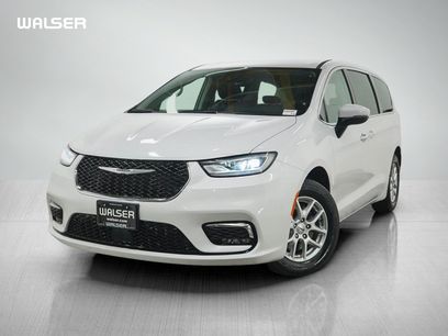 Used 2023 Chrysler Pacifica Touring-L