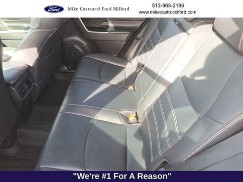 Used 2021 Toyota RAV4 XLE Premium image 24