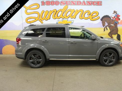 Used 2020 Dodge Journey Crossroad FWD image 1