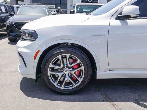 Certified 2022 Dodge Durango R/T w/ Tow 'N Go Package AWD/4WD image 9