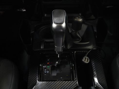 Used 2020 Toyota 4Runner TRD Off-Road Premium AWD/4WD image 19