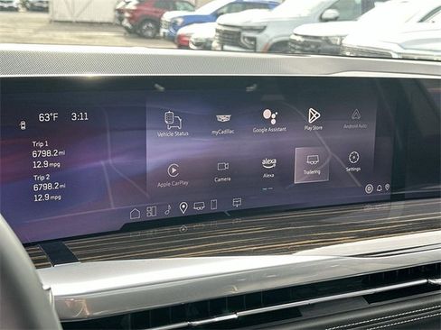 Used 2025 Cadillac Escalade ESV Premium Luxury image 42