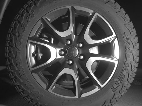 Used 2025 Jeep Compass Trailhawk AWD/4WD image 12