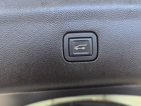 Used 2023 Buick Enclave Essence image 35