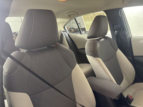 Used 2020 Toyota Corolla LE image 28