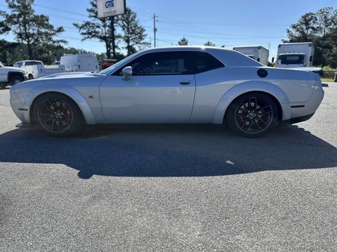 Used 2019 Dodge Challenger R/T Scat Pack RWD image 10