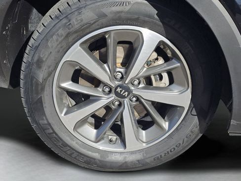 Used 2020 Kia Sorento AWD V6 image 16