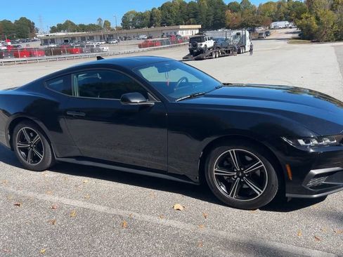 Used 2024 Ford Mustang Coupe image 14