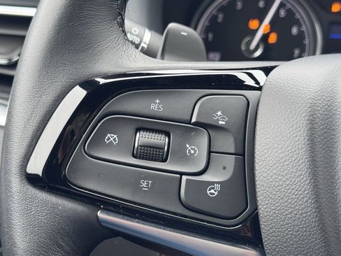 Used 2023 Buick Enclave Essence w/ Sport Touring Edition image 8