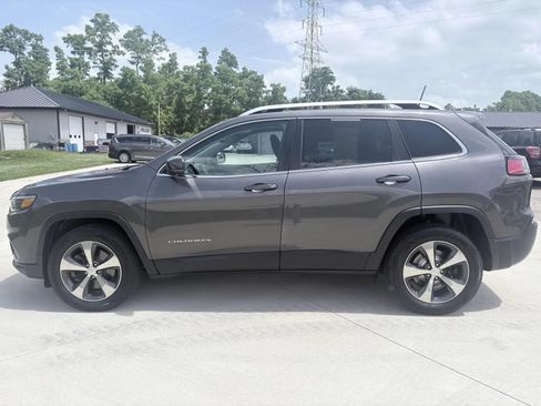 Used 2019 Jeep Cherokee Limited AWD/4WD image 6