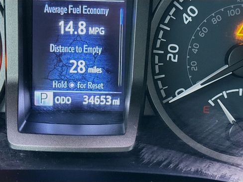 Used 2020 Toyota Tacoma TRD Sport w/ Technology Package AWD/4WD image 8