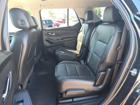 Used 2020 Chevrolet Traverse LT w/ Driver Confidence II Package AWD/4WD image 37