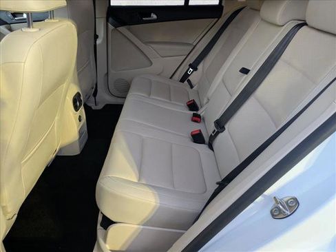 Used 2017 Volkswagen Tiguan S image 17