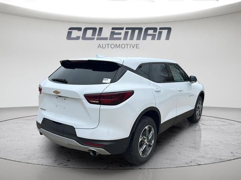 Used 2025 Chevrolet Blazer LT FWD image 3