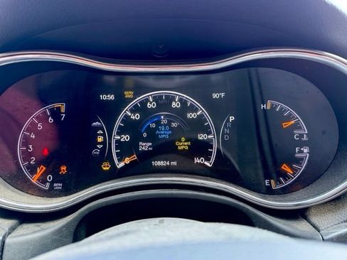 Used 2019 Jeep Grand Cherokee Limited AWD/4WD image 10