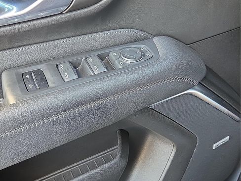 Used 2021 GMC Yukon Denali image 15