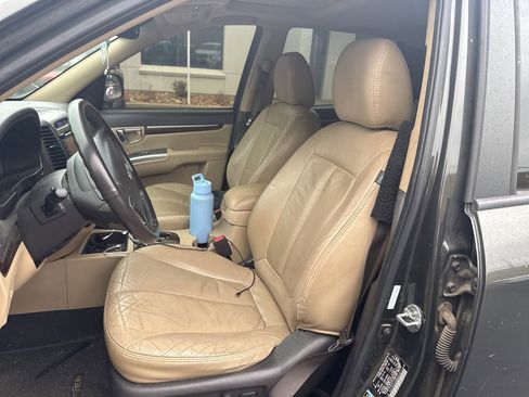 Used 2011 Hyundai Santa Fe Limited w/ Navigation Pkg 4 image 7