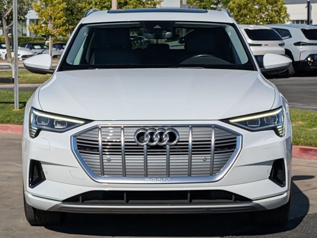 Used 2023 Audi e-tron Premium AWD/4WD image 2