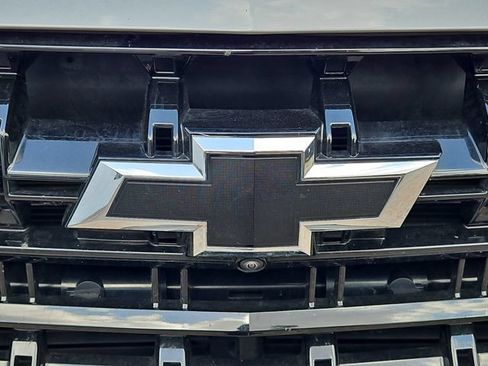 Used 2025 Chevrolet Suburban Z71 AWD/4WD image 31