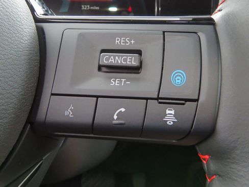 Certified 2025 Nissan Kicks SR w/ SR Premium Package AWD/4WD image 33
