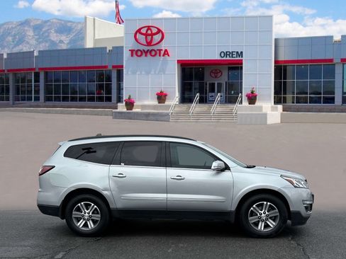 Used 2015 Chevrolet Traverse LT AWD/4WD image 3