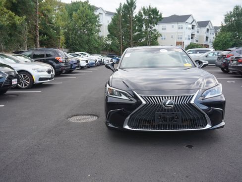 Used 2021 Lexus ES 350 w/ Premium Package FWD image 2