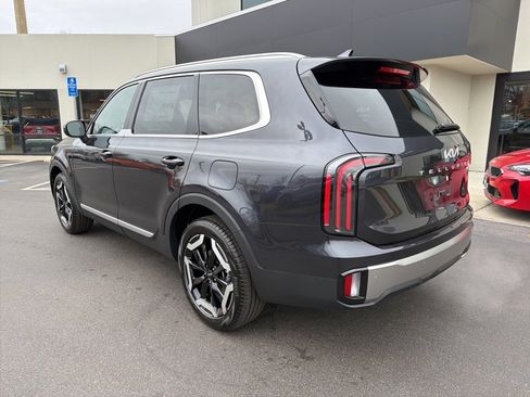 New 2025 Kia Telluride EX image 8