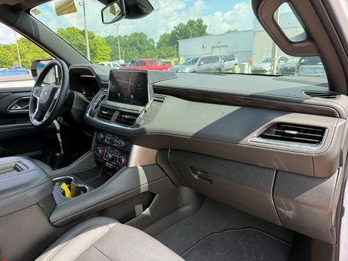 Used 2023 Chevrolet Tahoe Z71 w/ Luxury Package AWD/4WD image 24