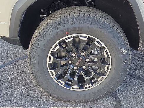 New 2026 GMC Canyon AT4 AWD/4WD image 7