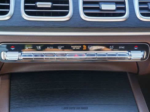 Used 2024 Mercedes-Benz GLS 450 4MATIC image 44