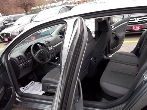 Used 2009 Volkswagen Rabbit S image 6