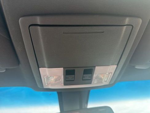 Used 2015 Ford Taurus SEL w/ Equipment Group 201A image 24