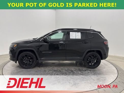 Certified 2022 Jeep Compass Latitude w/ Sun and Sound Group image 4