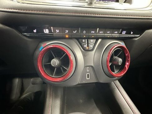 Used 2021 Chevrolet Blazer RS AWD/4WD image 17