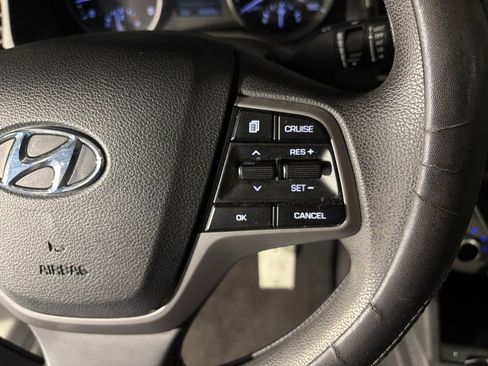 Used 2018 Hyundai Elantra SEL FWD image 9