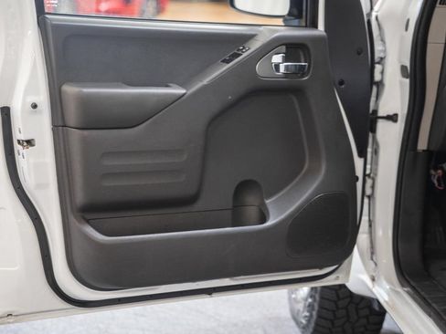 Used 2021 Nissan Frontier SV RWD image 30