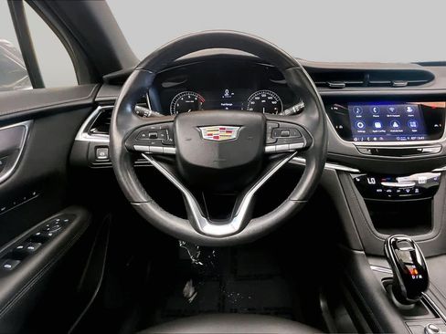 Used 2023 Cadillac XT6 Luxury FWD image 6
