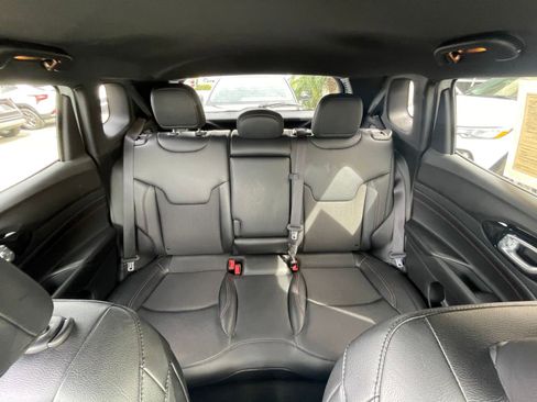 Used 2025 Jeep Compass Trailhawk image 37